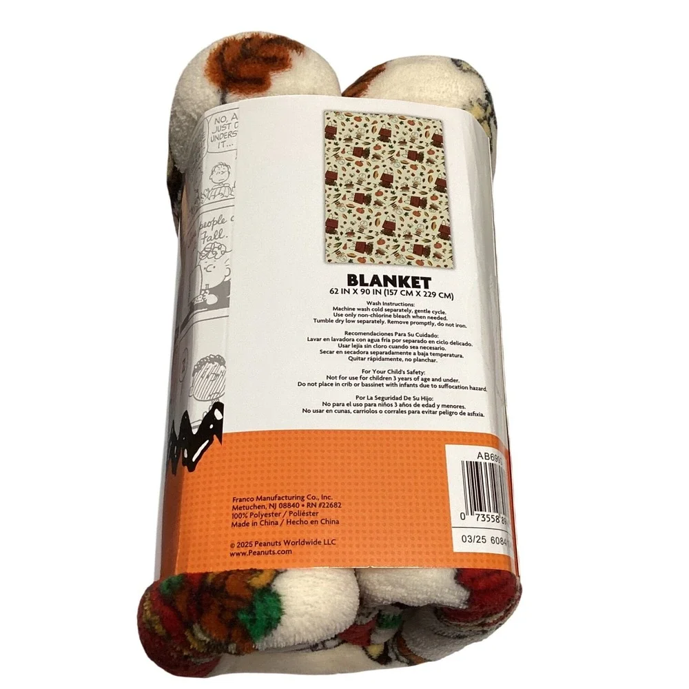 Peanuts Snoopy Charlie Brown Fleece Blanket 62x90 Inches‎ Winter Holiday